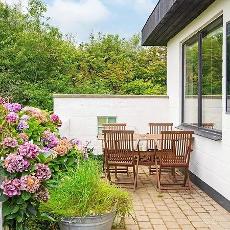 8 Person In Struer-by Traum *