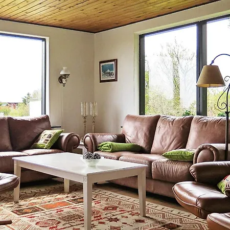 8 Person In Struer-by Traum