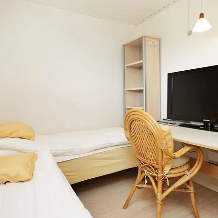 8 Person In Struer-by Traum * Humlum