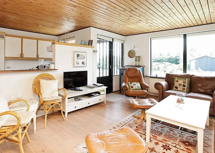 8 Person In Struer-by Traum * Humlum