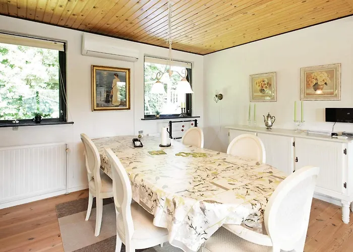 8 Person In Struer-by Traum Humlum